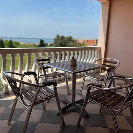 Bernarda 2 Apartman *