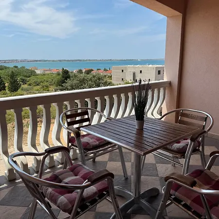 Bernarda 2 Apartman Nin