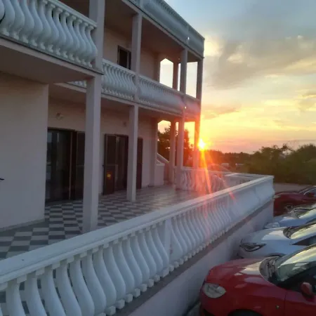Apartamento Bernarda 2 *