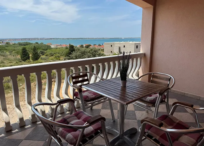 Bernarda 2 Apartman Nin