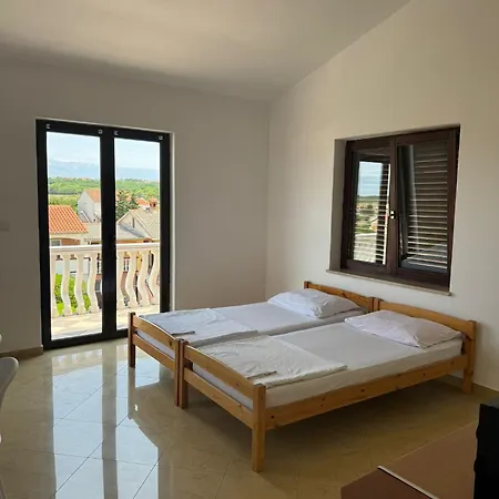 Apartment Bernarda 2 *