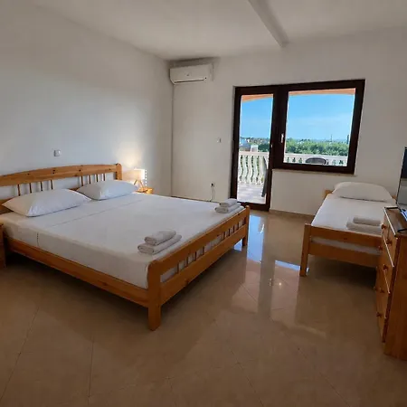 Bernarda 2 Apartamento Nin