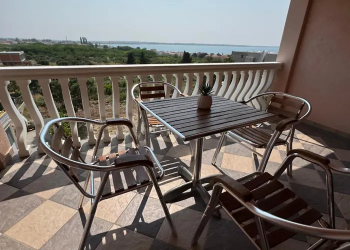 Bernarda 2 Apartament Nin